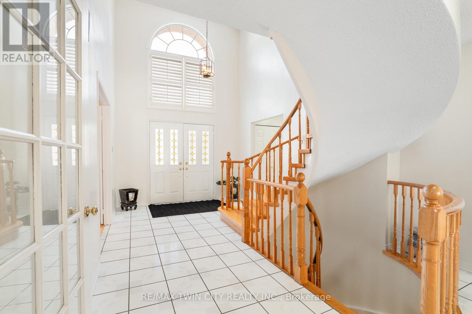 95 Old Meadow Lane, Waterloo, Ontario  N2T 1V2 - Photo 5 - X12774392