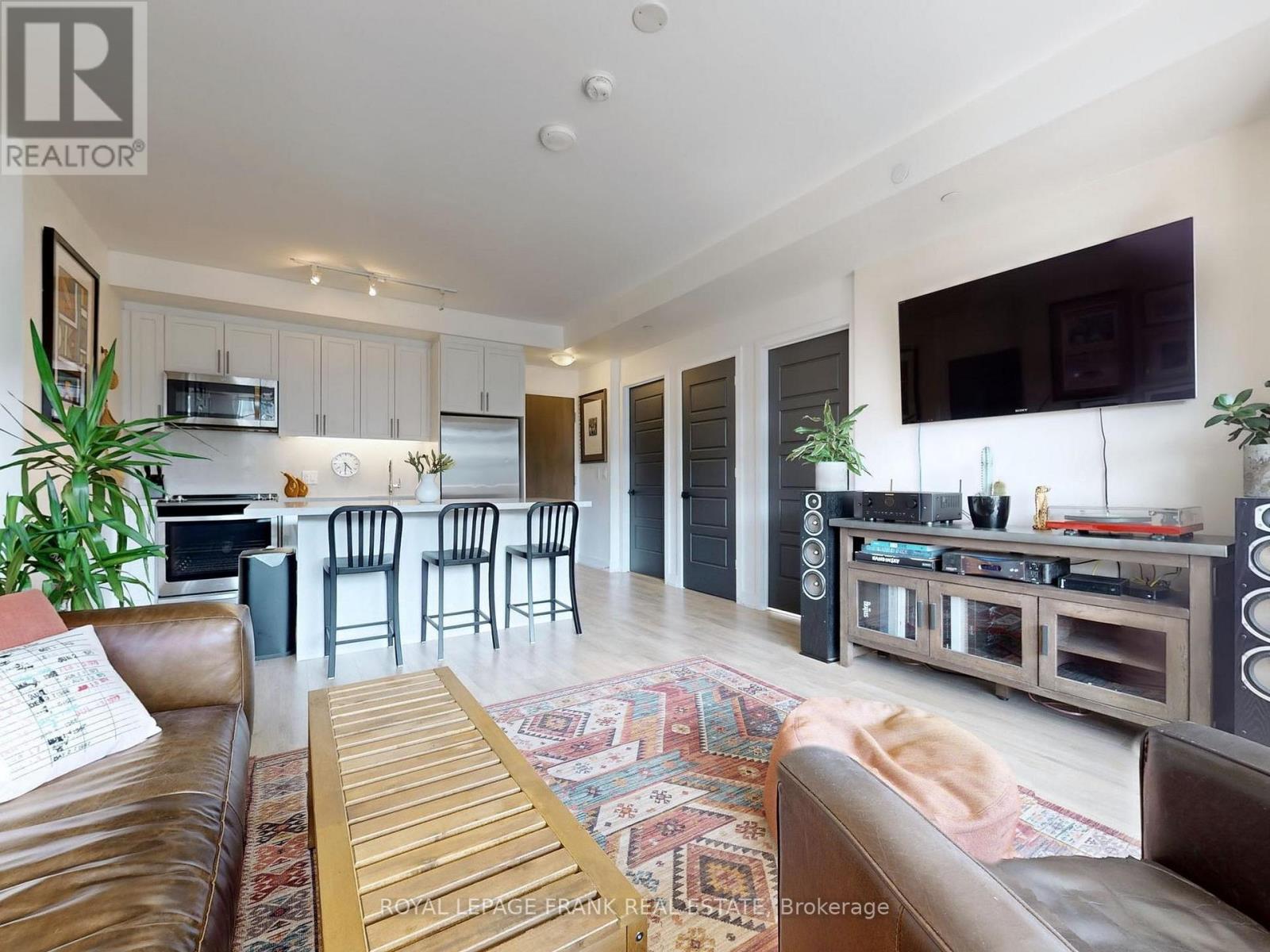 D313 - 333 Sea Ray Avenue, Innisfil, Ontario  L9S 2P7 - Photo 2 - N12774540