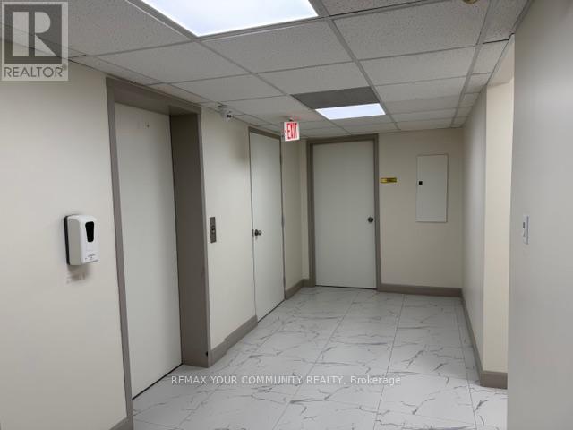 100 A - 107 Holland Street, Bradford West Gwillimbury, Ontario  L9N 1C3 - Photo 3 - N12483159