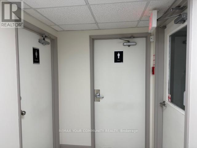 100 A - 107 Holland Street, Bradford West Gwillimbury, Ontario  L9N 1C3 - Photo 4 - N12483159