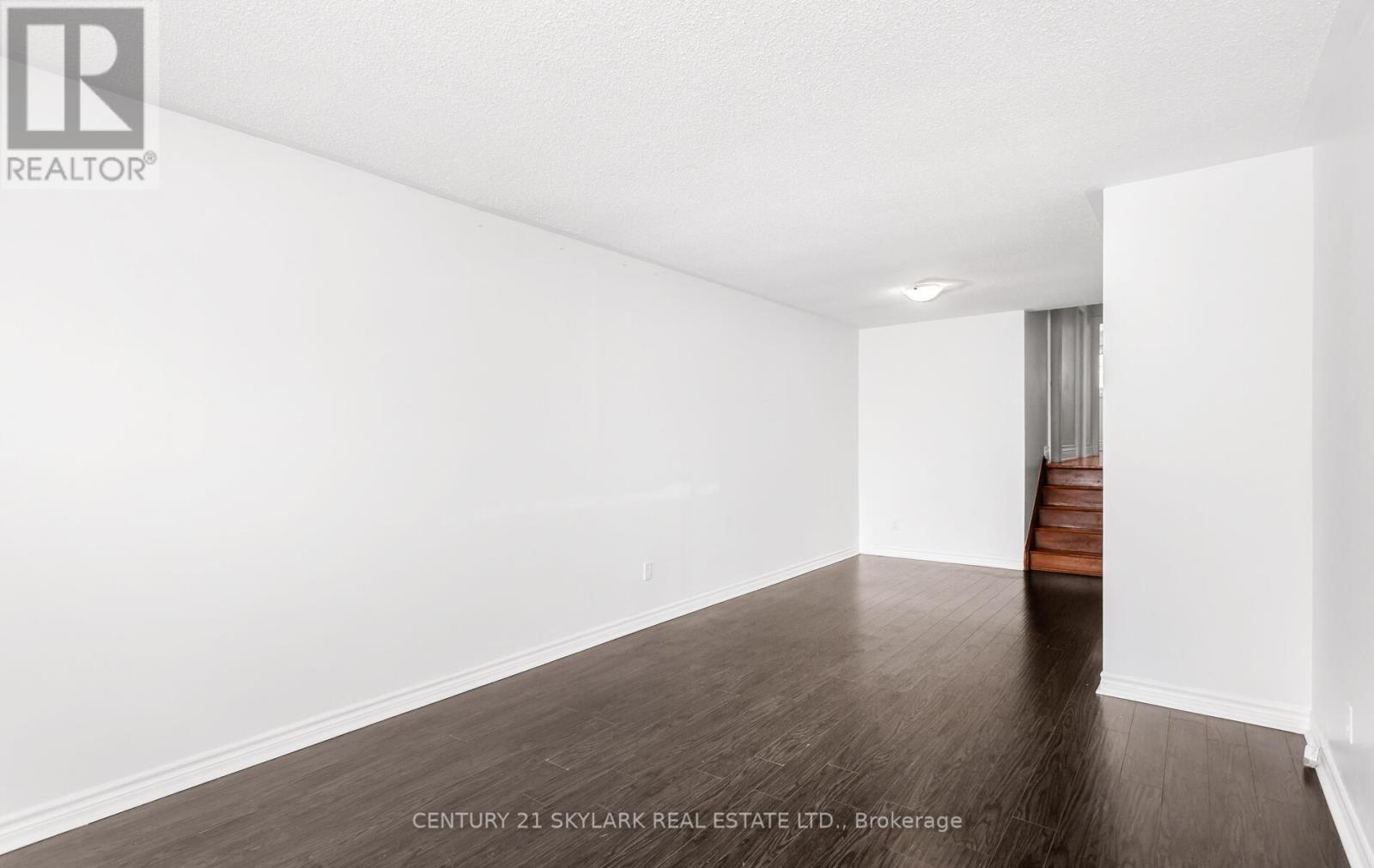 7646 Priory Crescent, Mississauga (Malton), Ontario  L4T 3H5 - Photo 5 - W12767904