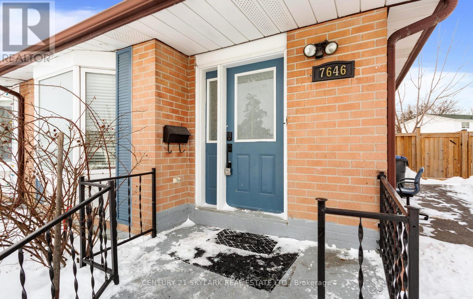 7646 Priory Crescent, Mississauga (Malton), Ontario  L4T 3H5 - Photo 2 - W12767904