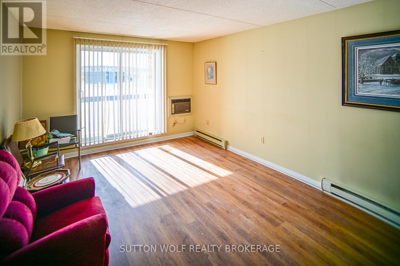 207 - 31 Victoria Street, Strathroy-Caradoc, Ontario  N7G 3Y4 - Photo 5 - X12774468