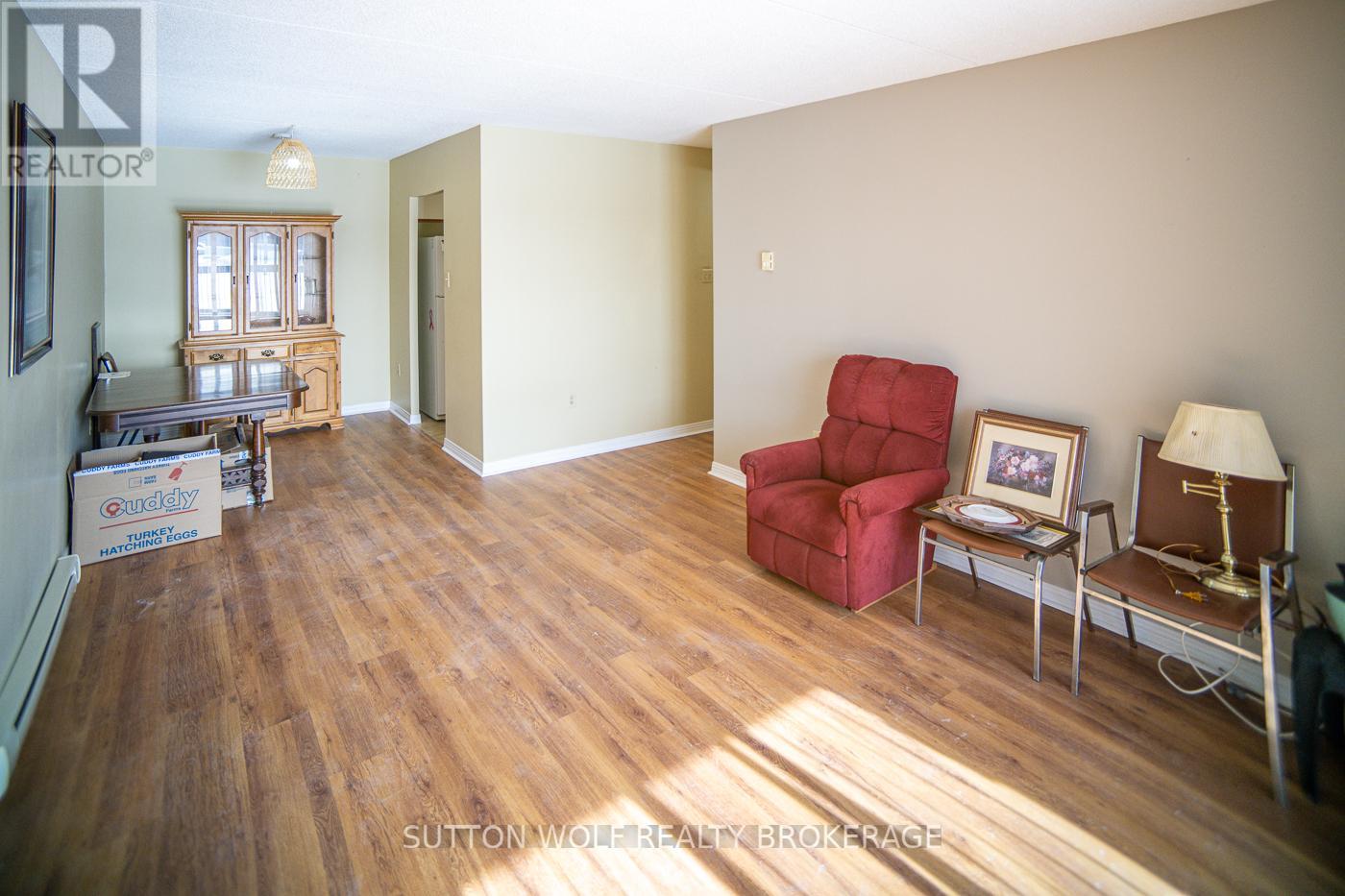 207 - 31 Victoria Street, Strathroy-Caradoc, Ontario  N7G 3Y4 - Photo 6 - X12774468