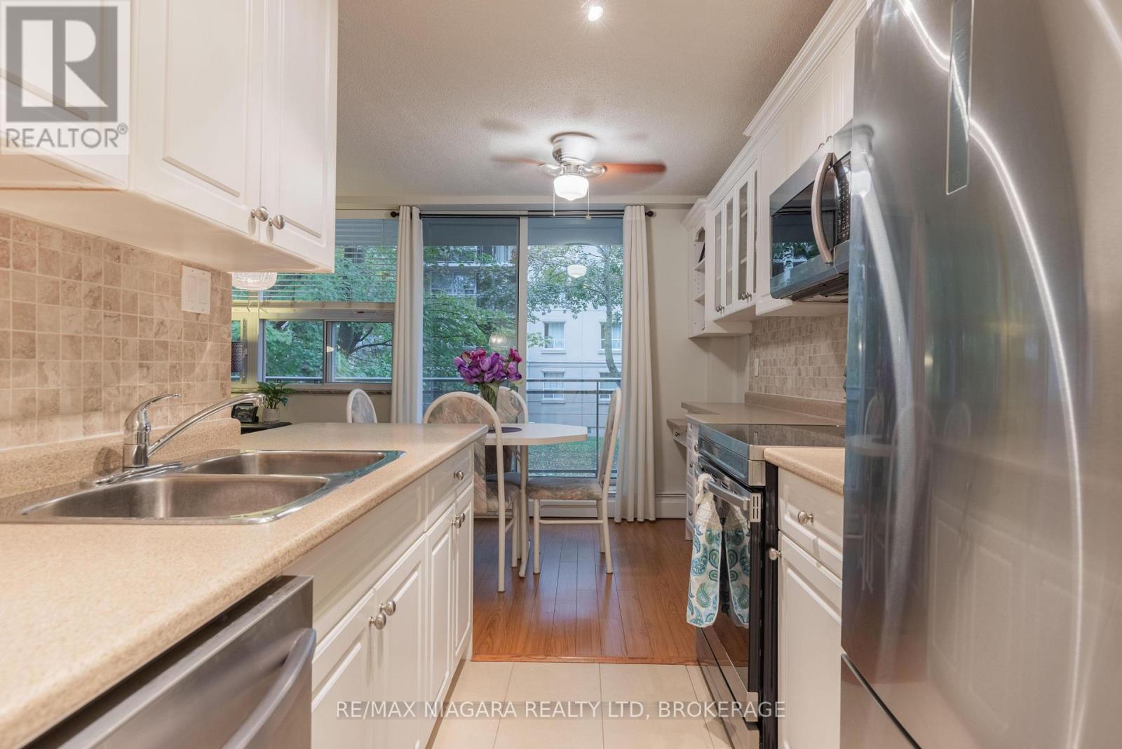 209 - 6390 Huggins Street, Niagara Falls, Ontario  L2J 1H1 - Photo 8 - X12774470