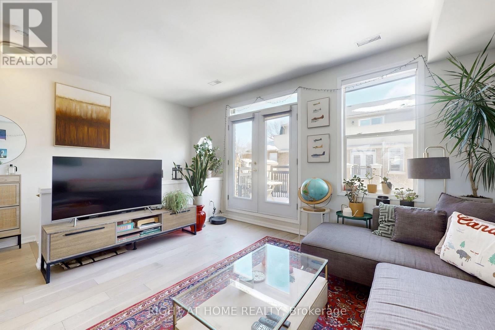 213 - 55 Halton Street, Toronto, Ontario  M6J 1R5 - Photo 3 - C12774440