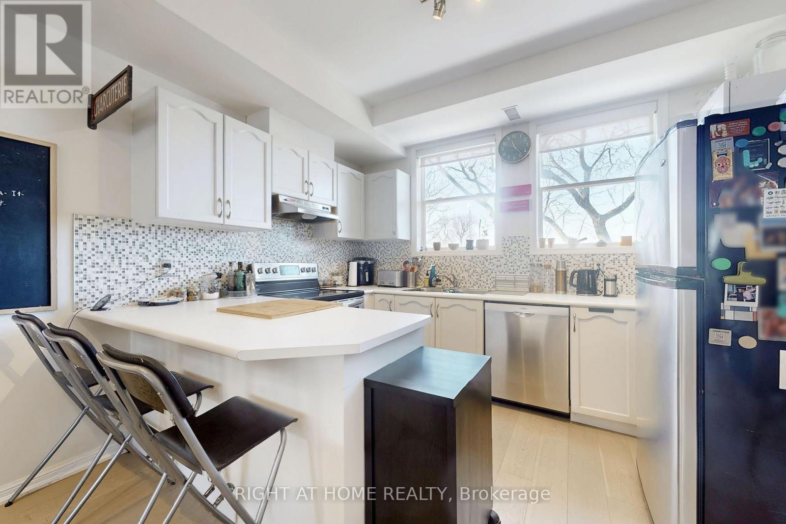 213 - 55 Halton Street, Toronto, Ontario  M6J 1R5 - Photo 5 - C12774440