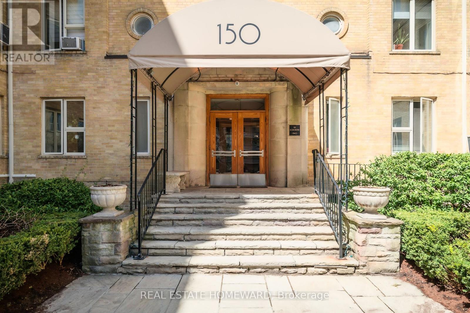 406 - 150 FARNHAM AVENUE, Toronto, Ontario
