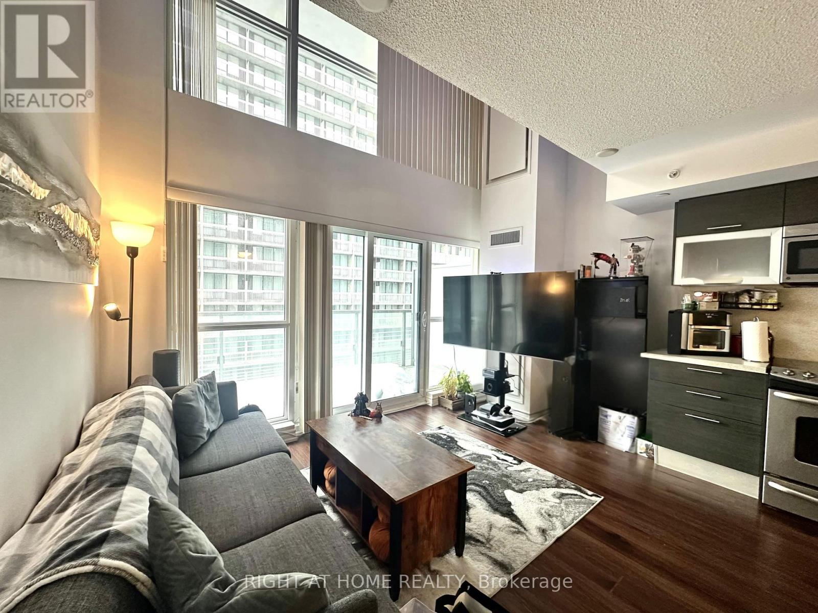 714 - 386 Yonge Street, Toronto, Ontario  M5B 0A5 - Photo 2 - C12774510