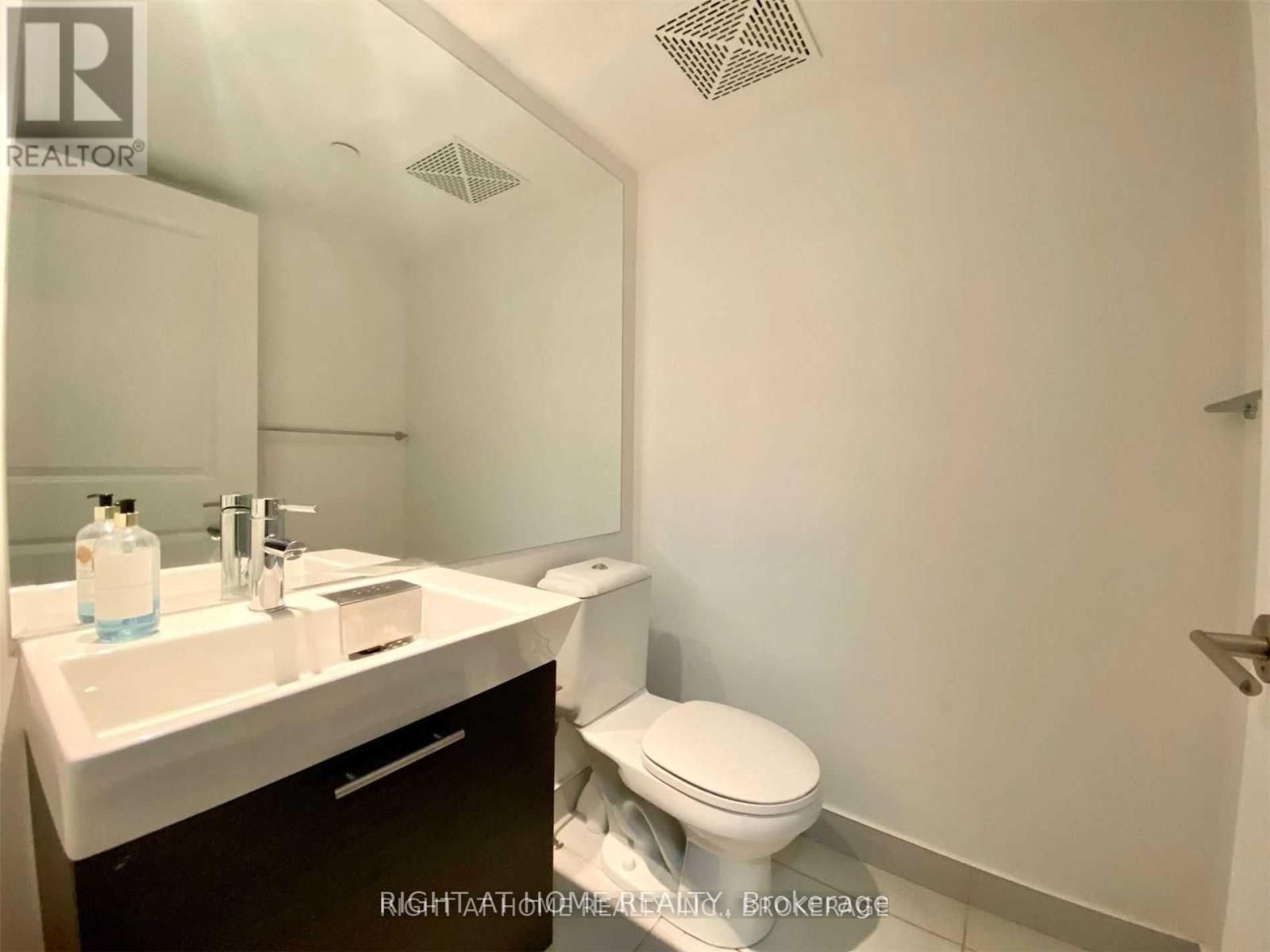 714 - 386 Yonge Street, Toronto, Ontario  M5B 0A5 - Photo 4 - C12774510