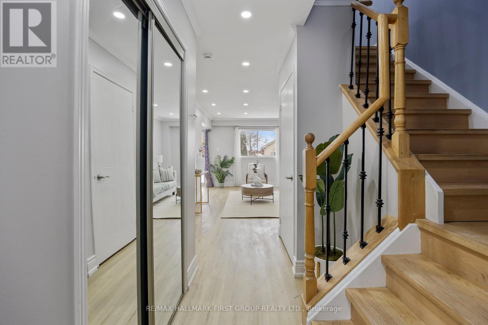 27 Mccullock Crescent, Ajax, Ontario  L1T 3X1 - Photo 4 - E12774492