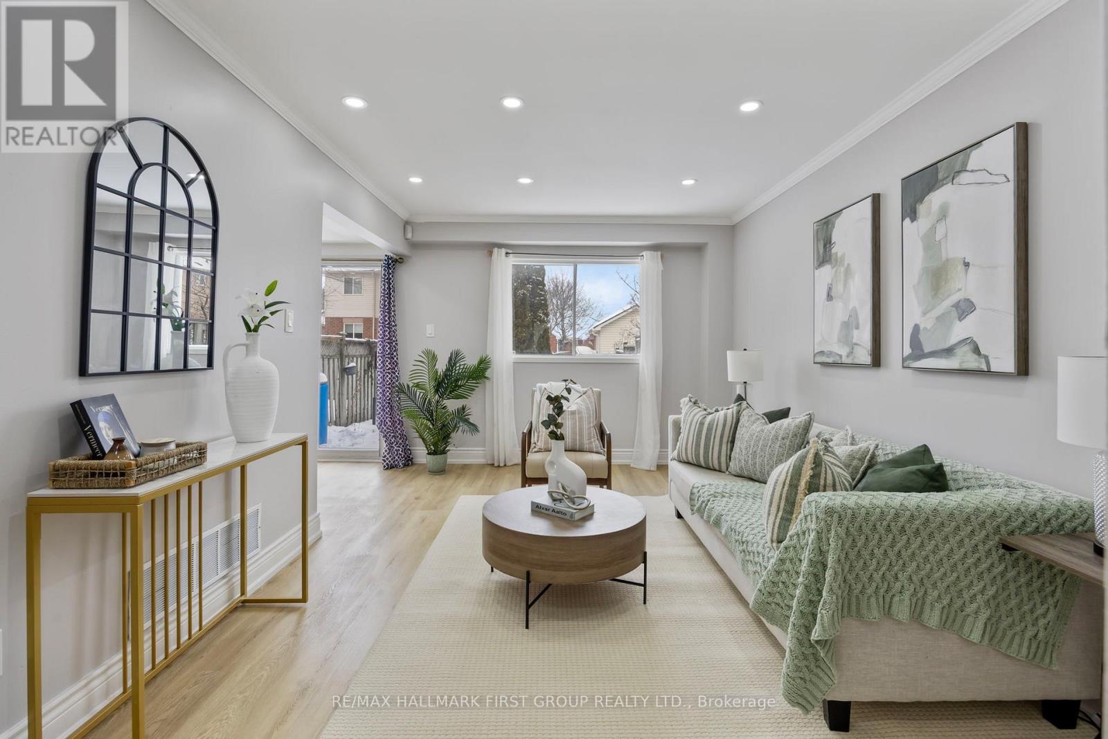 27 Mccullock Crescent, Ajax, Ontario  L1T 3X1 - Photo 6 - E12774492