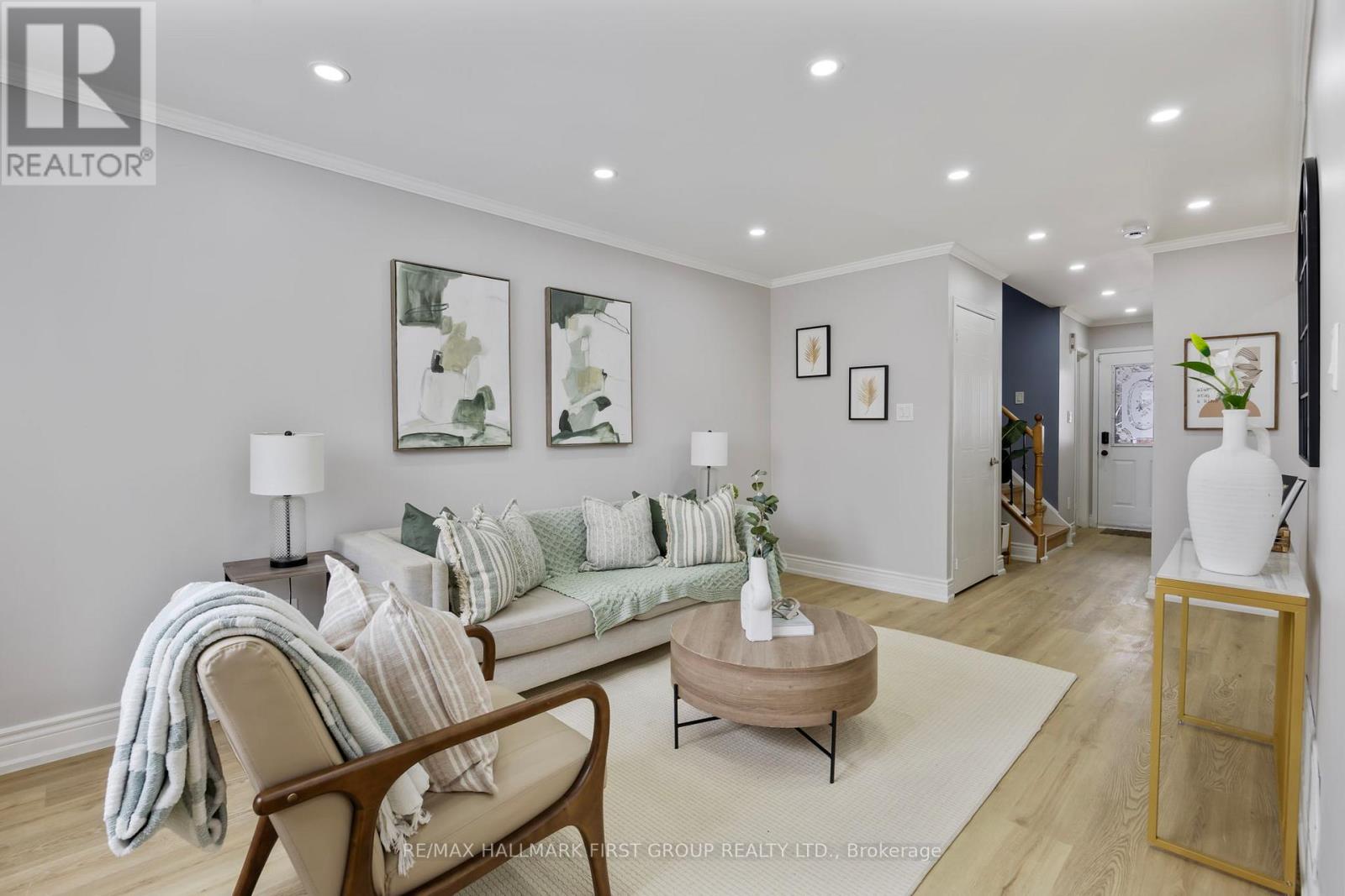 27 Mccullock Crescent, Ajax, Ontario  L1T 3X1 - Photo 8 - E12774492