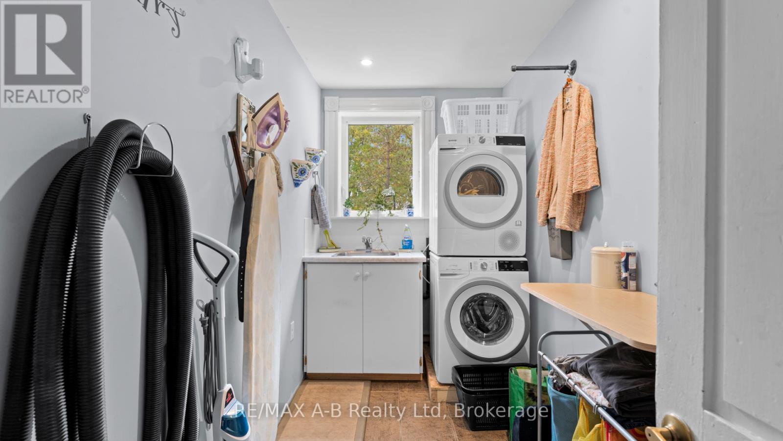 24189 Wellburn Road, Thames Centre, Ontario  N4X 1C6 - Photo 23 - X12474344