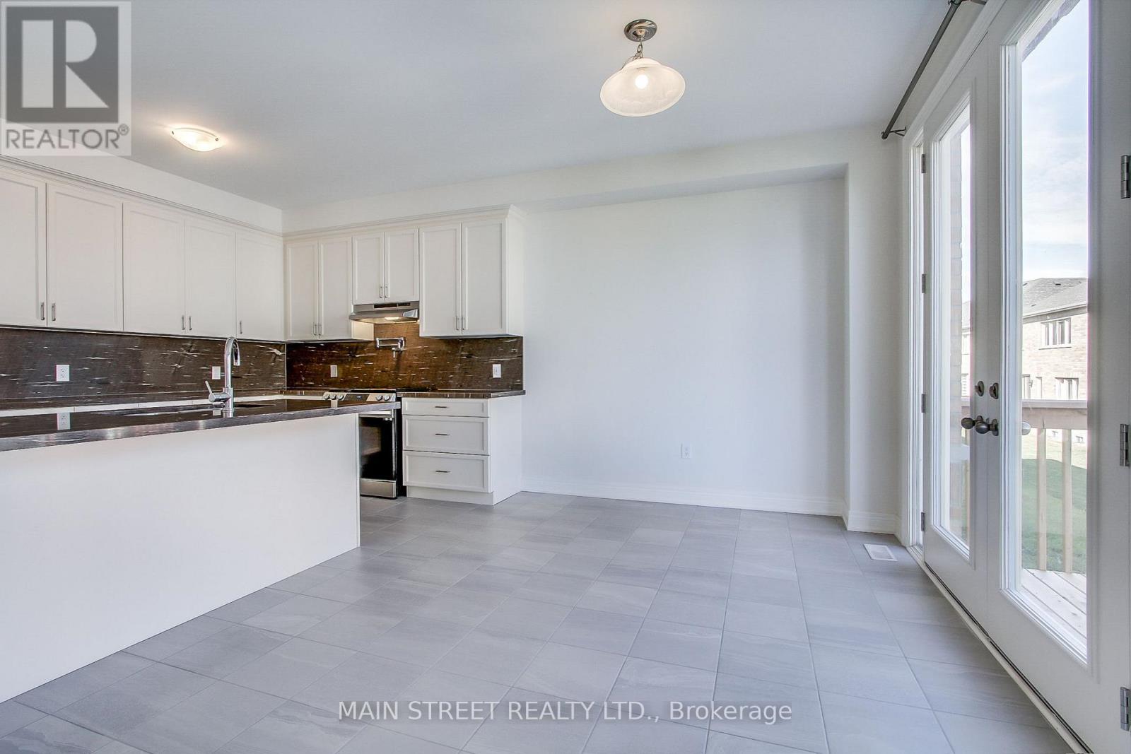 2 Bill Guy Drive, Georgina, Ontario  L4P 0H9 - Photo 11 - N12774430