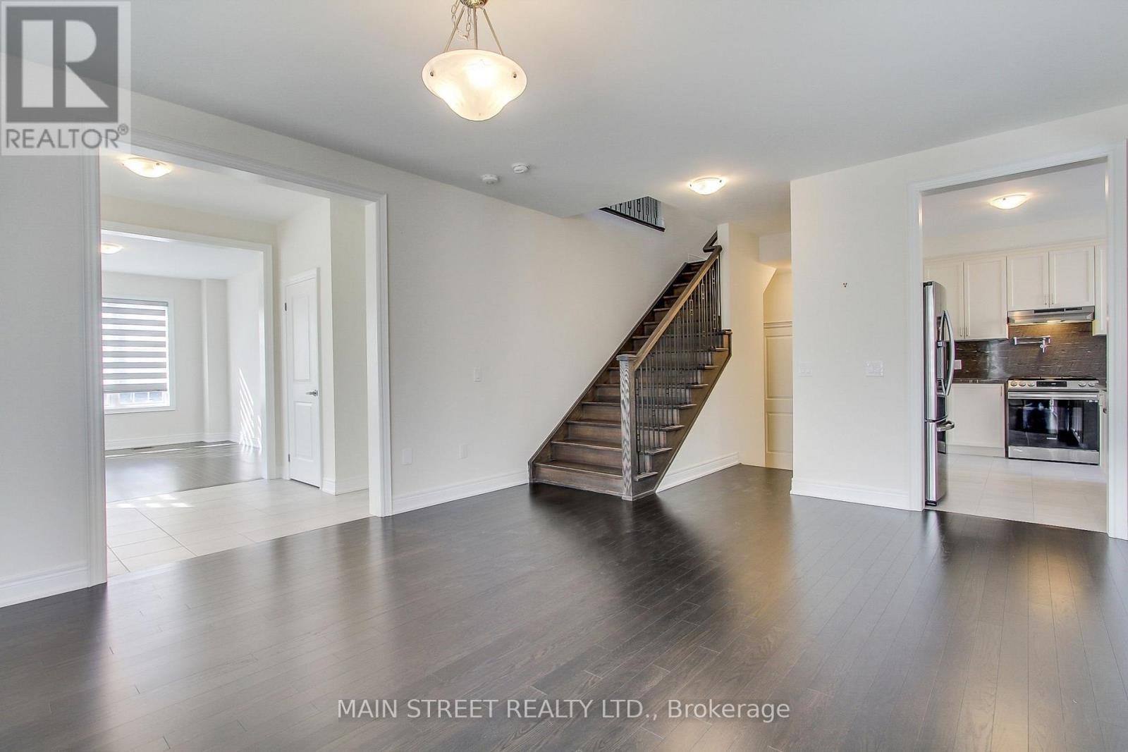 2 Bill Guy Drive, Georgina, Ontario  L4P 0H9 - Photo 7 - N12774430