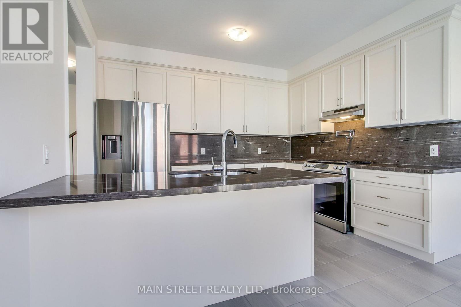 2 Bill Guy Drive, Georgina, Ontario  L4P 0H9 - Photo 8 - N12774430