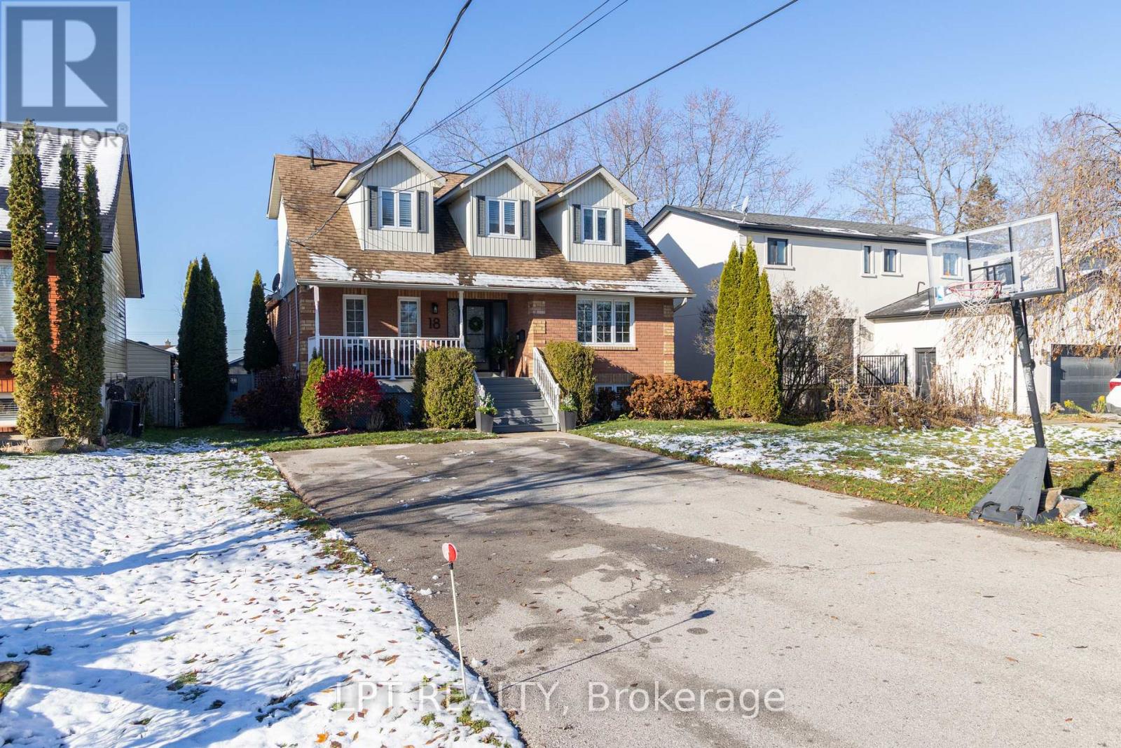 18 Canal Street, Georgina, Ontario  L4P 1K5 - Photo 2 - N12774434