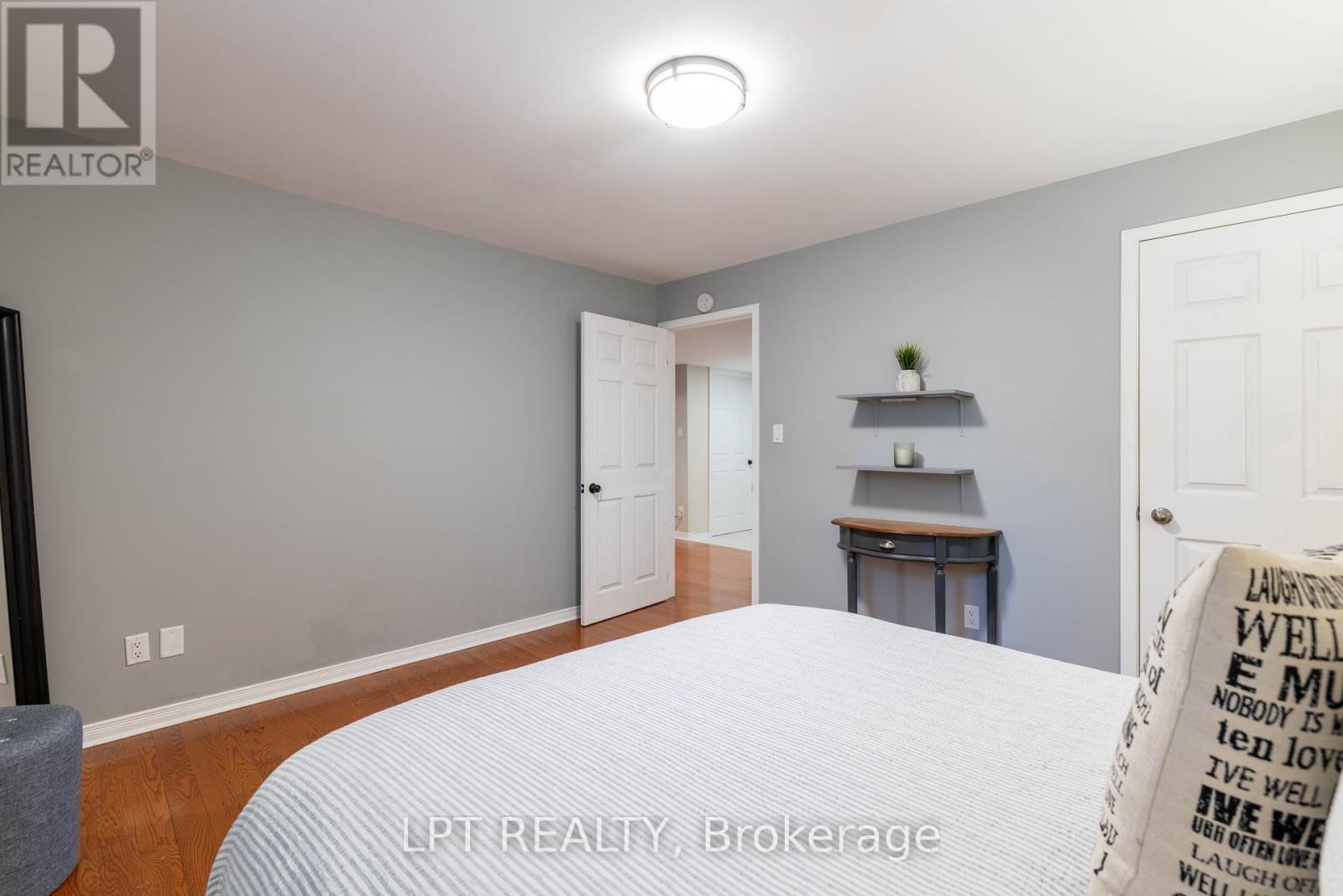 18 Canal Street, Georgina, Ontario  L4P 1K5 - Photo 37 - N12774434