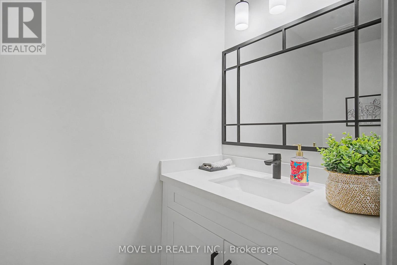 297 Burford Street, Newmarket, Ontario  L3Y 6E7 - Photo 20 - N12774512