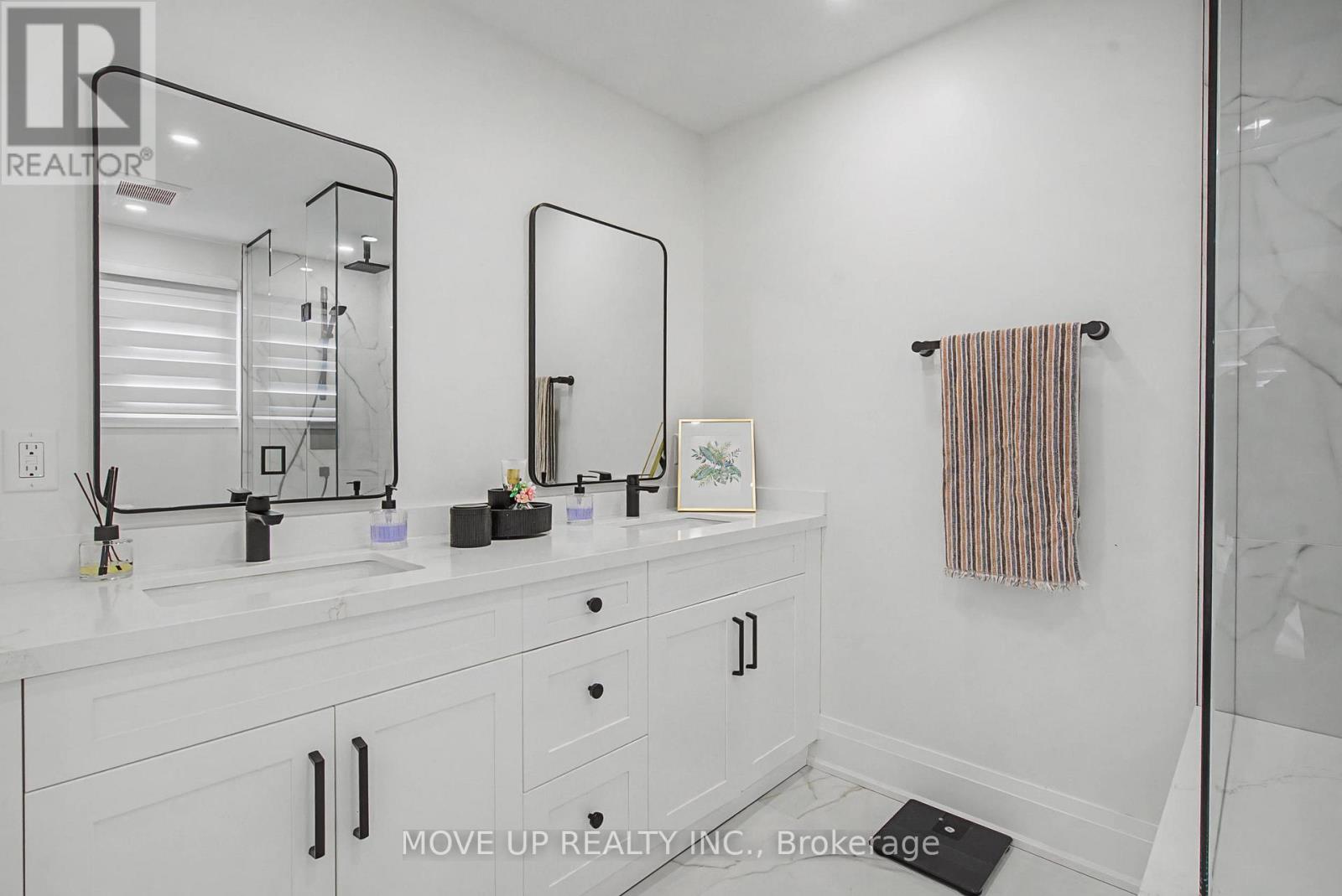 297 Burford Street, Newmarket, Ontario  L3Y 6E7 - Photo 29 - N12774512