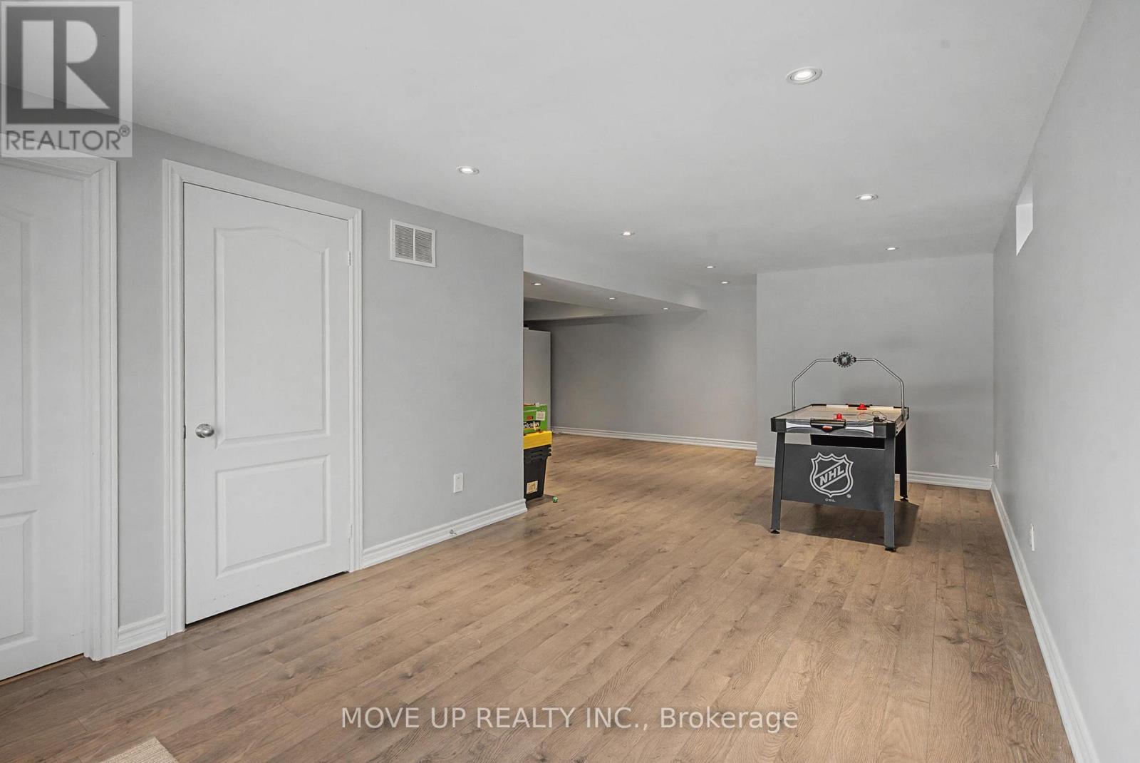 297 Burford Street, Newmarket, Ontario  L3Y 6E7 - Photo 31 - N12774512