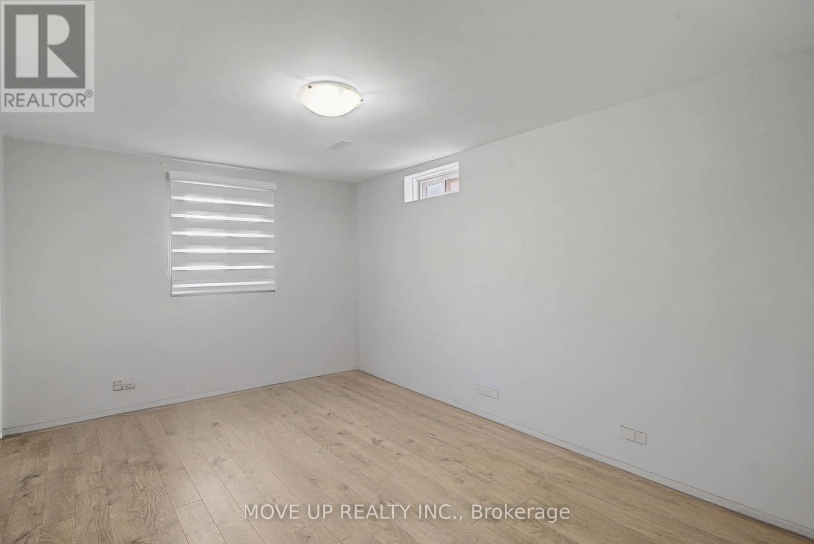 297 Burford Street, Newmarket, Ontario  L3Y 6E7 - Photo 33 - N12774512