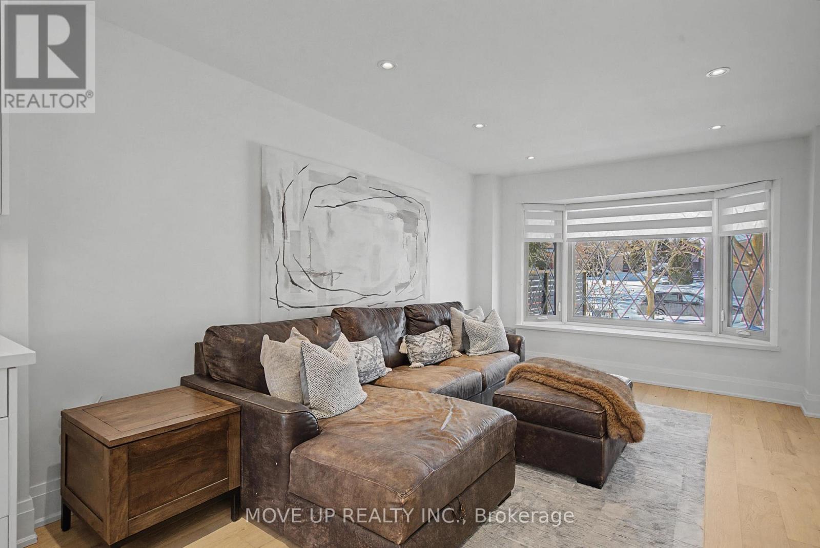 297 Burford Street, Newmarket, Ontario  L3Y 6E7 - Photo 7 - N12774512