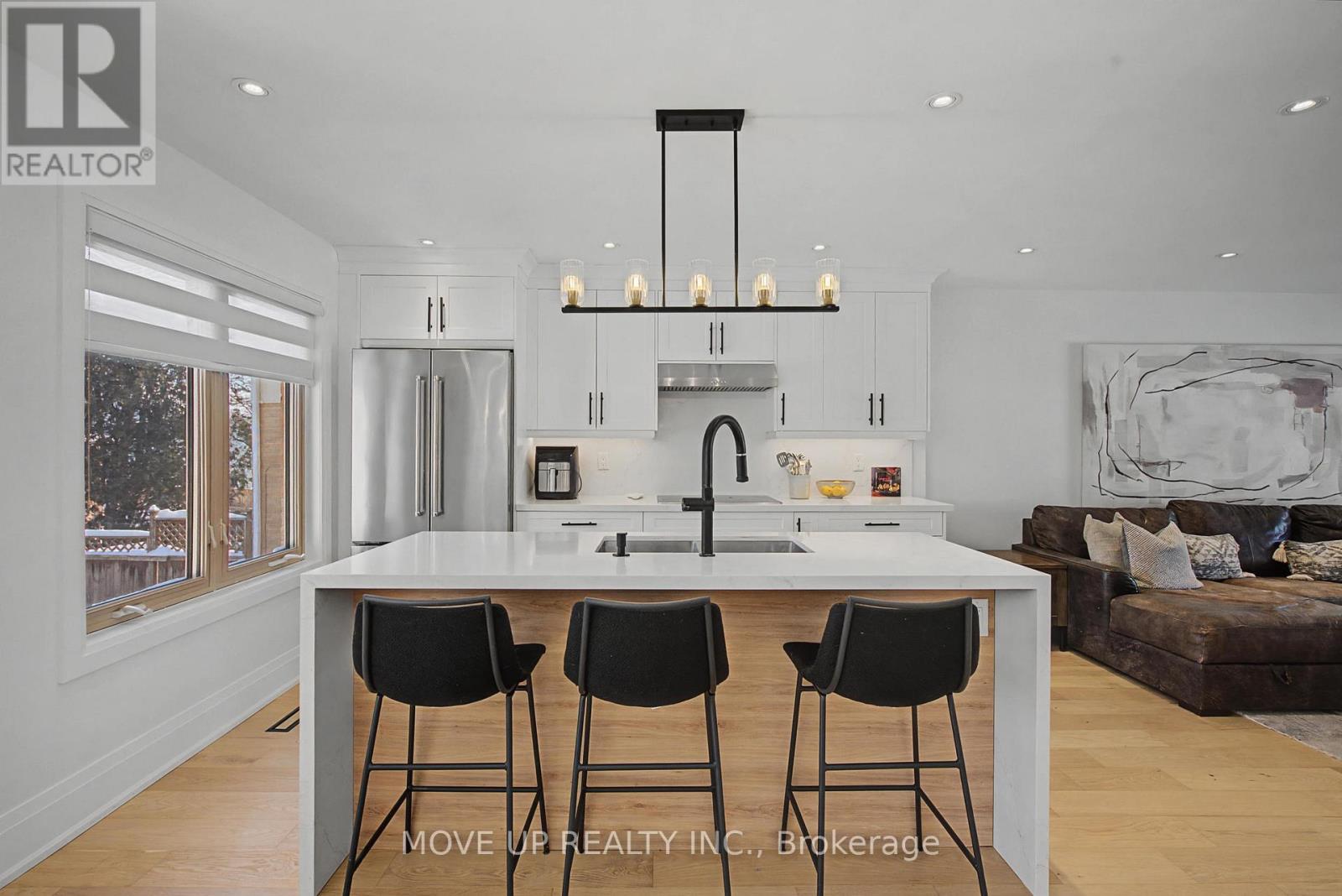 297 Burford Street, Newmarket, Ontario  L3Y 6E7 - Photo 8 - N12774512