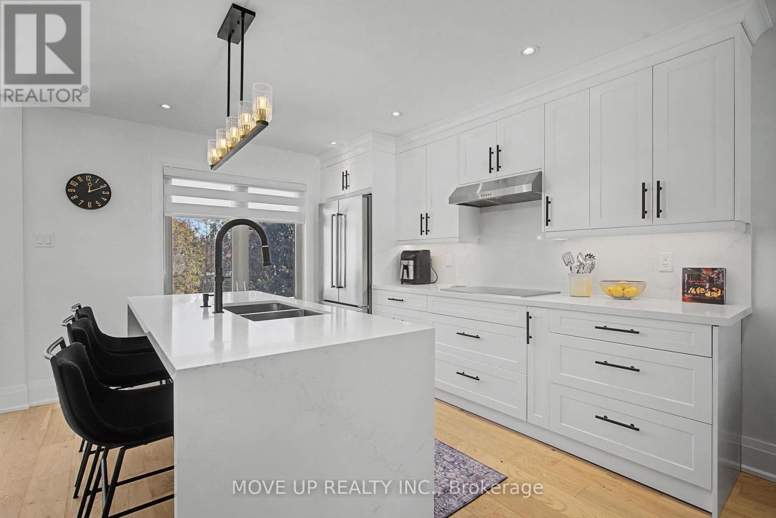 297 Burford Street, Newmarket, Ontario  L3Y 6E7 - Photo 9 - N12774512