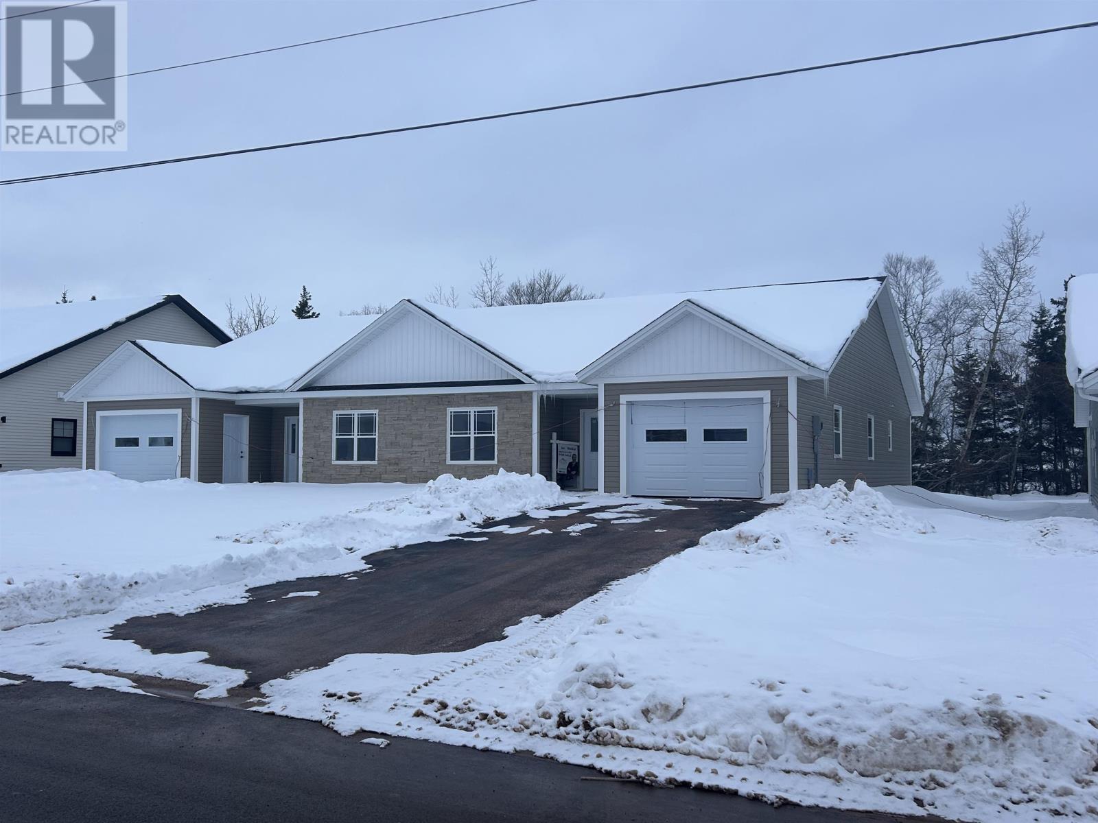 31 Fairdale Drive, Charlottetown, Prince Edward Island  C1C 0Y7 - Photo 1 - 202521213