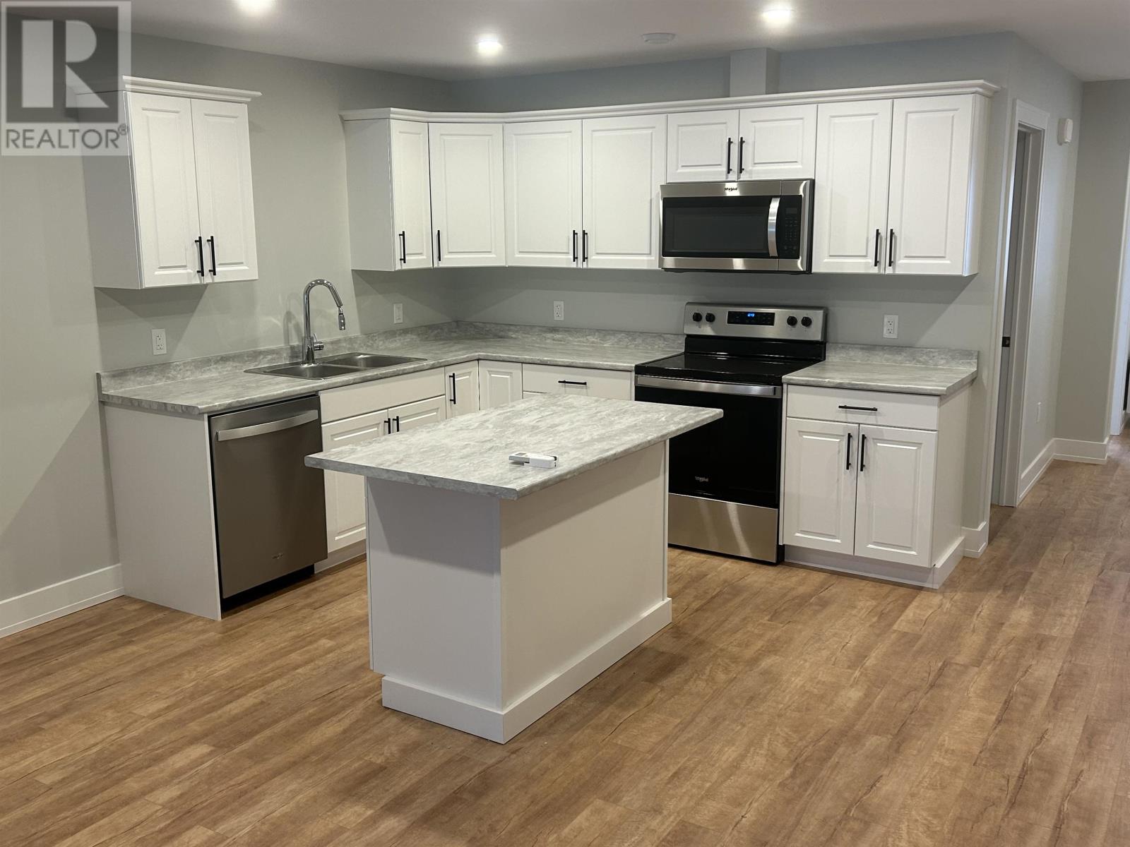 31 Fairdale Drive, Charlottetown, Prince Edward Island  C1C 0Y7 - Photo 7 - 202521213