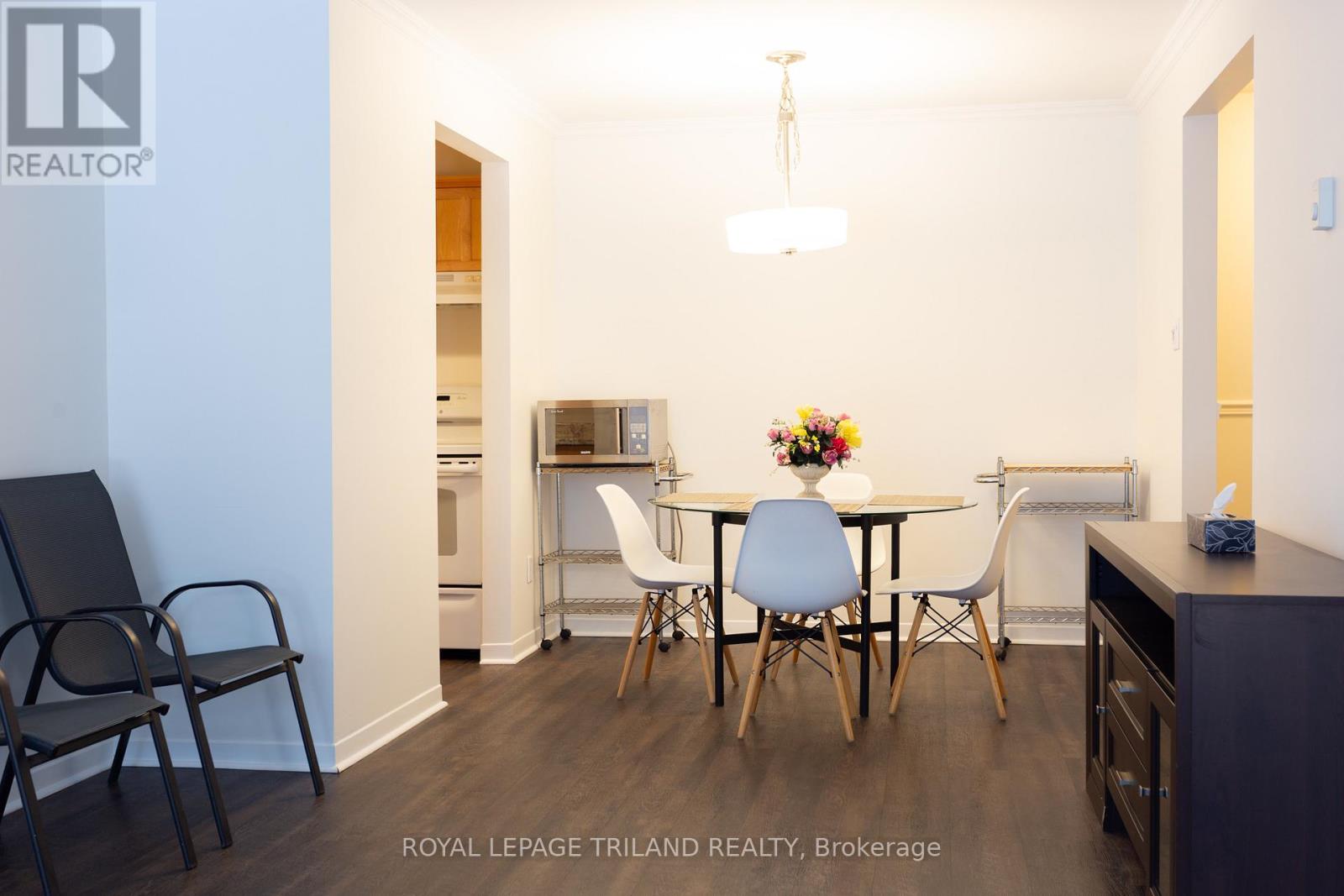 Photo 10 of 25 for 6 - 1096 Jalna Boulevard