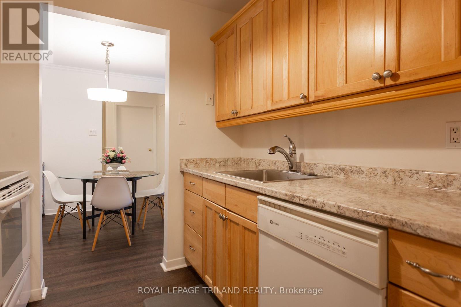 Photo 14 of 25 for 6 - 1096 Jalna Boulevard