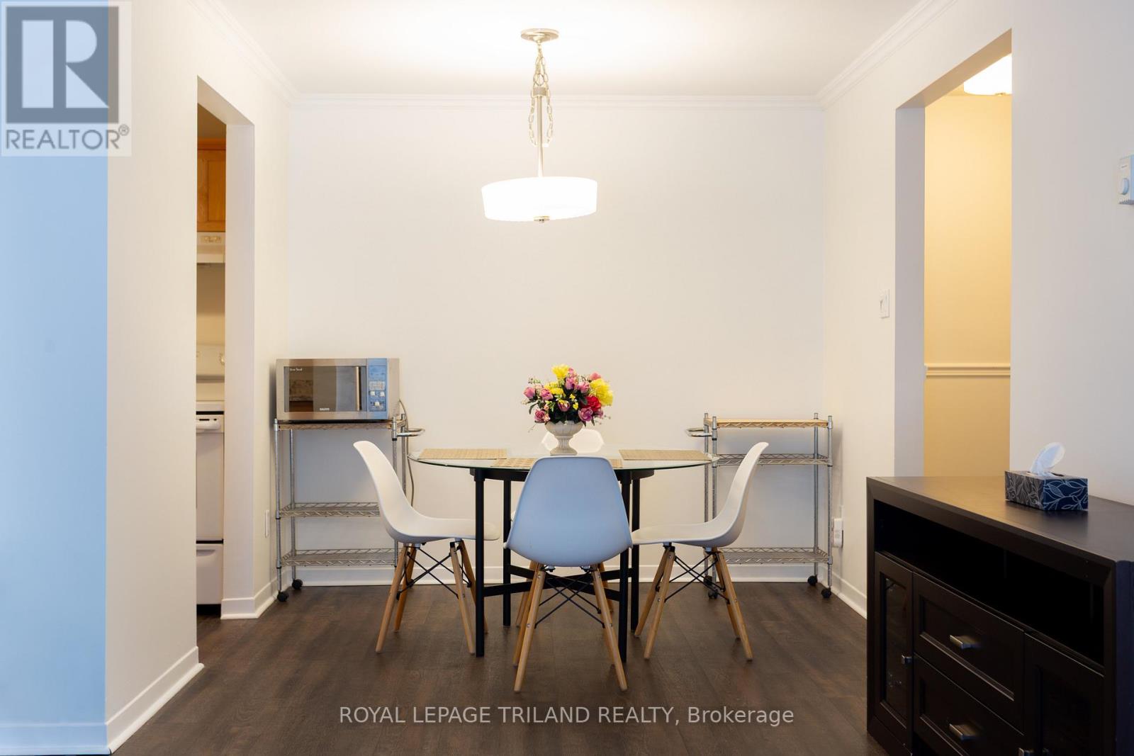 Photo 9 of 25 for 6 - 1096 Jalna Boulevard