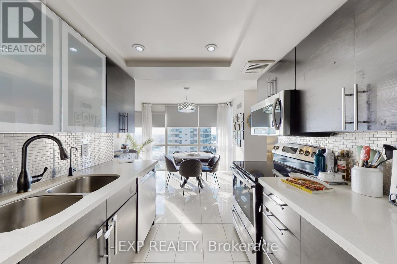 1001 - 350 Webb Drive, Mississauga, Ontario  L5B 3W4 - Photo 25 - W12774444