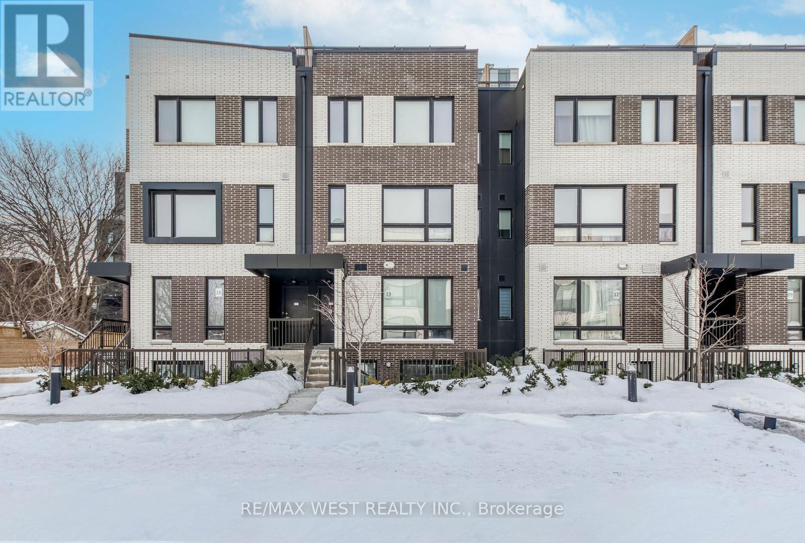 13 - 10 ED CLARK GARDENS BOULEVARD, Toronto, Ontario