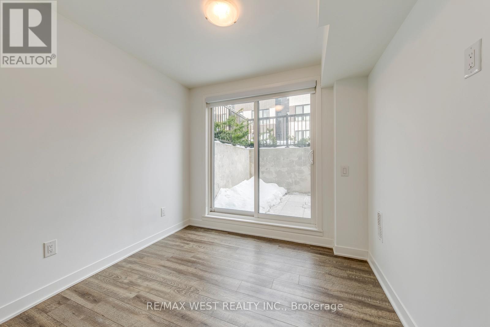 13 - 10 Ed Clark Gardens Boulevard, Toronto, Ontario  M6N 0B5 - Photo 16 - W12774456