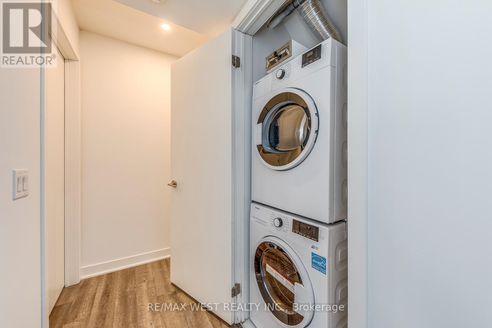 13 - 10 Ed Clark Gardens Boulevard, Toronto, Ontario  M6N 0B5 - Photo 18 - W12774456