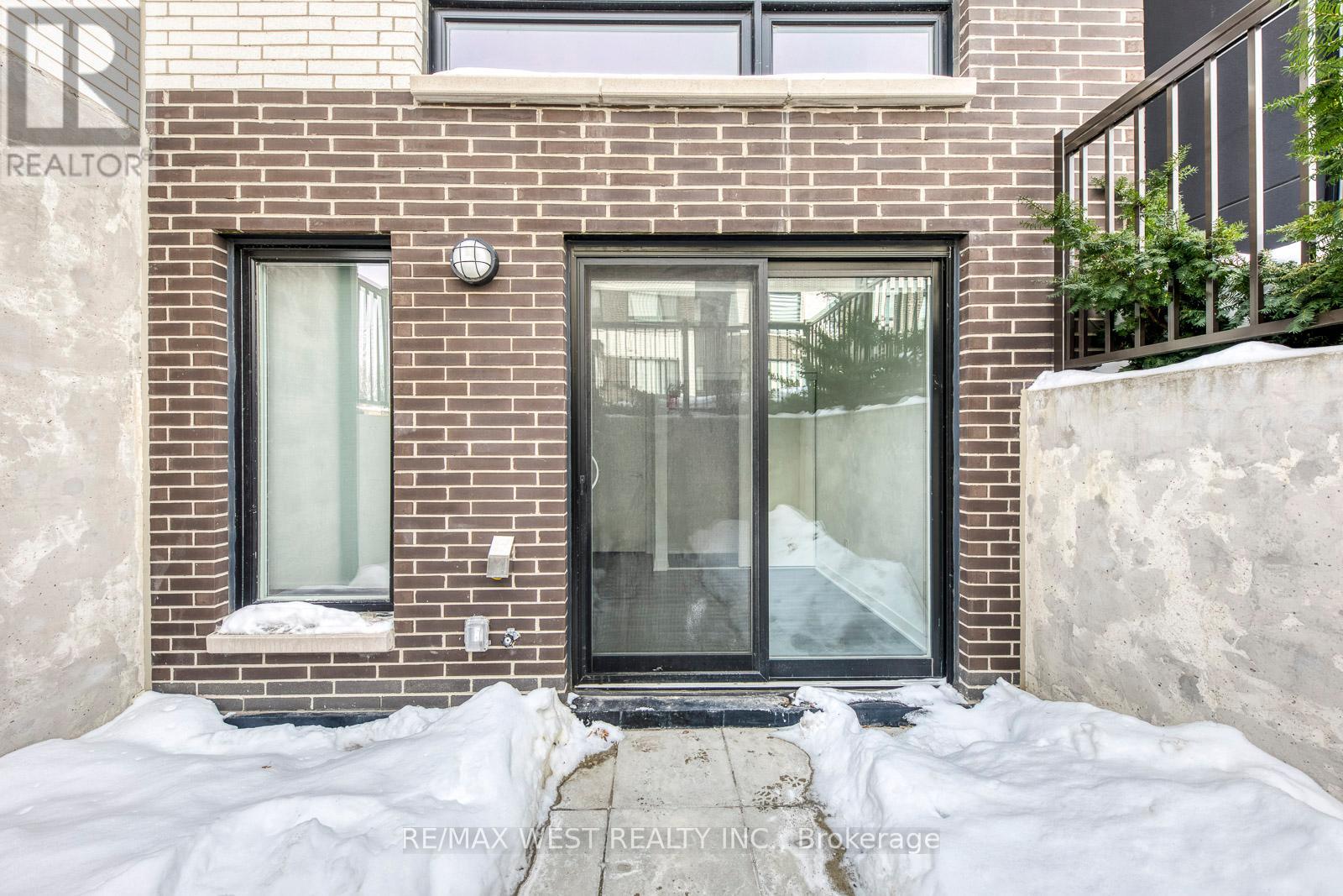 13 - 10 Ed Clark Gardens Boulevard, Toronto, Ontario  M6N 0B5 - Photo 20 - W12774456
