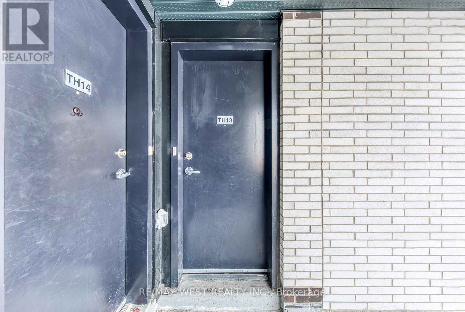 13 - 10 Ed Clark Gardens Boulevard, Toronto, Ontario  M6N 0B5 - Photo 4 - W12774456