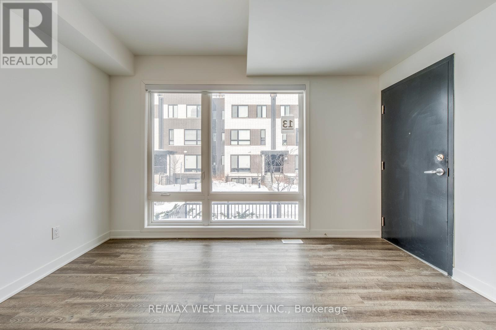 13 - 10 Ed Clark Gardens Boulevard, Toronto, Ontario  M6N 0B5 - Photo 6 - W12774456