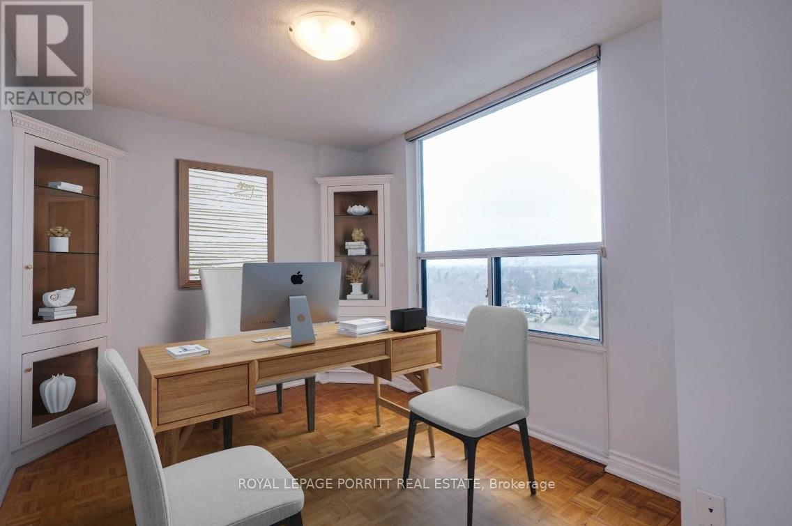 907 - 1535 Lakeshore Road E, Mississauga, Ontario  L5E 3E2 - Photo 4 - W12774458