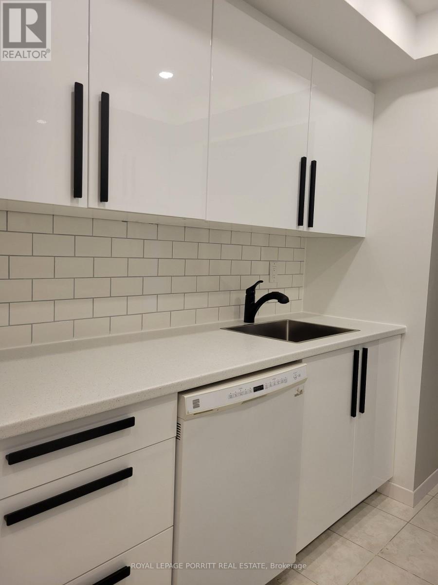 907 - 1535 Lakeshore Road E, Mississauga, Ontario  L5E 3E2 - Photo 7 - W12774458