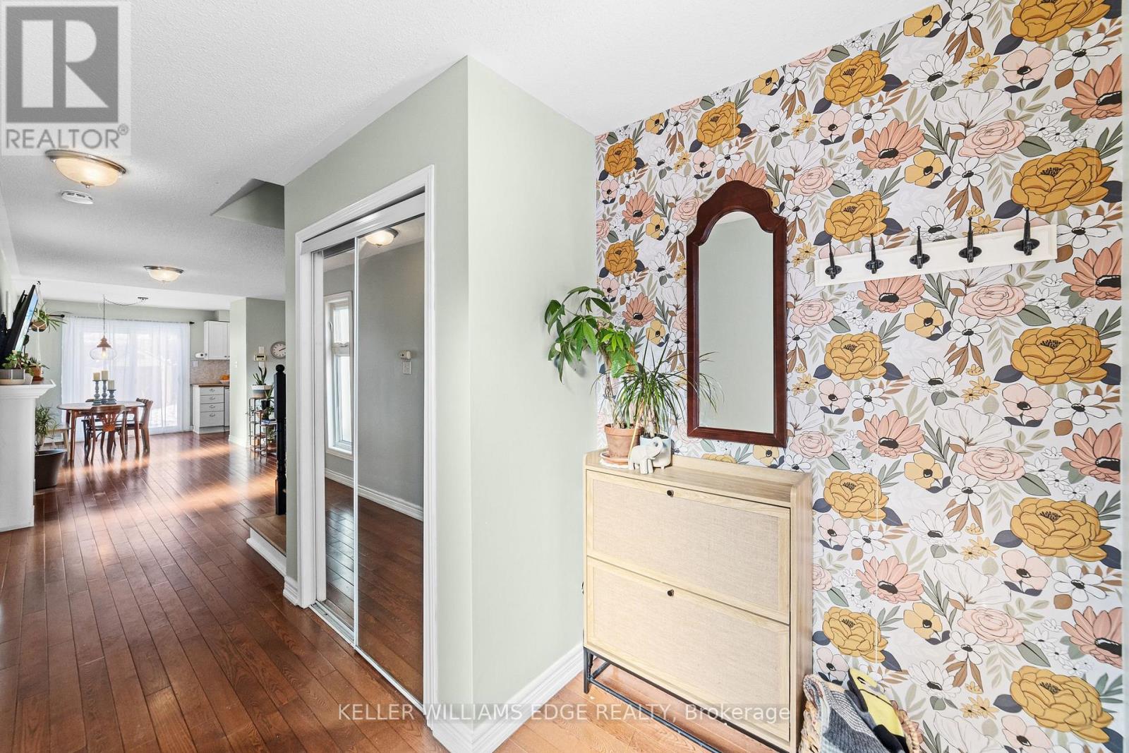 4401 Vallence Drive, Burlington, Ontario  L7L 6J7 - Photo 4 - W12774460