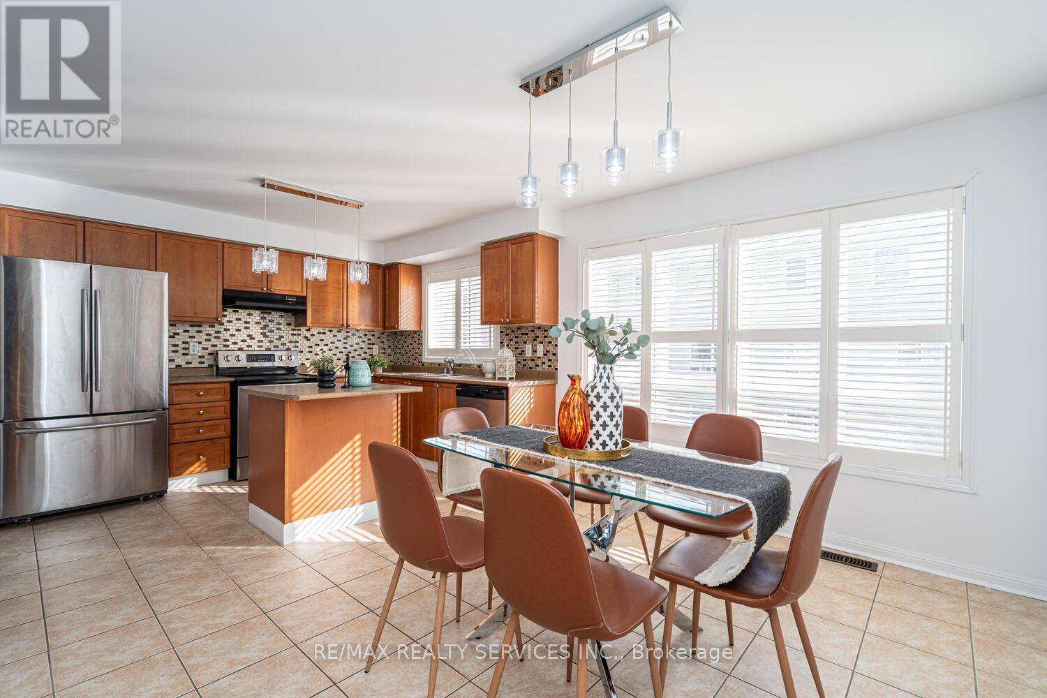 67 Decker Hollow Circle, Brampton, Ontario  L6X 0L5 - Photo 15 - W12774524