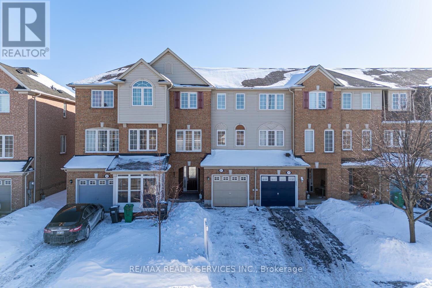 67 Decker Hollow Circle, Brampton, Ontario  L6X 0L5 - Photo 2 - W12774524