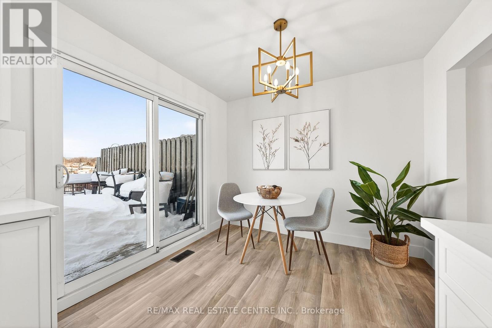 97 Moffat Drive, Cambridge, Ontario  N1R 6C1 - Photo 11 - X12774438