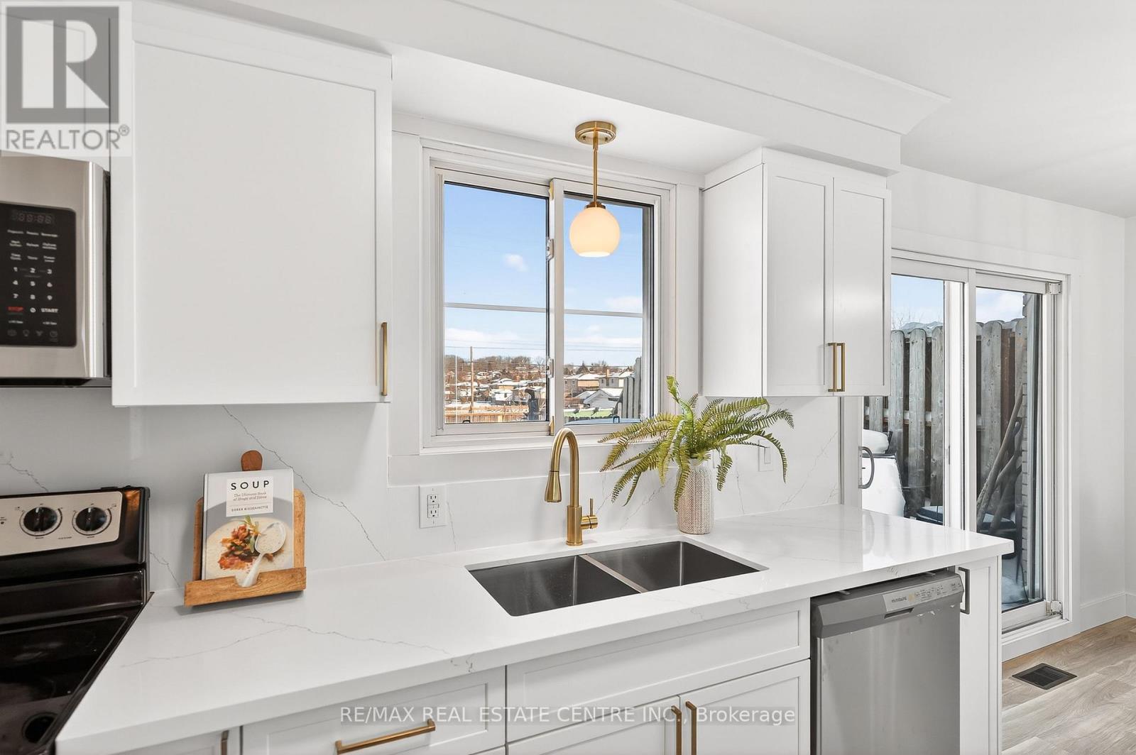 97 Moffat Drive, Cambridge, Ontario  N1R 6C1 - Photo 18 - X12774438