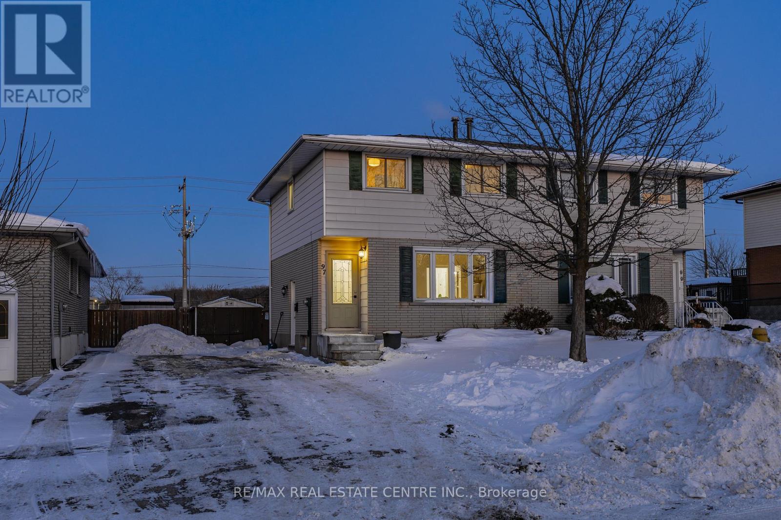 97 Moffat Drive, Cambridge, Ontario  N1R 6C1 - Photo 2 - X12774438